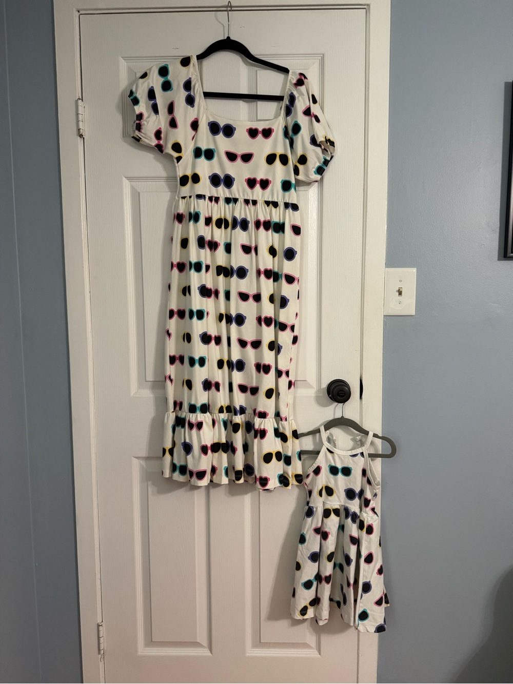 Mommy and Me White Sundress with Colorful Sunglasses Print Mom Small and Kid 4T - Picture 2 of 9